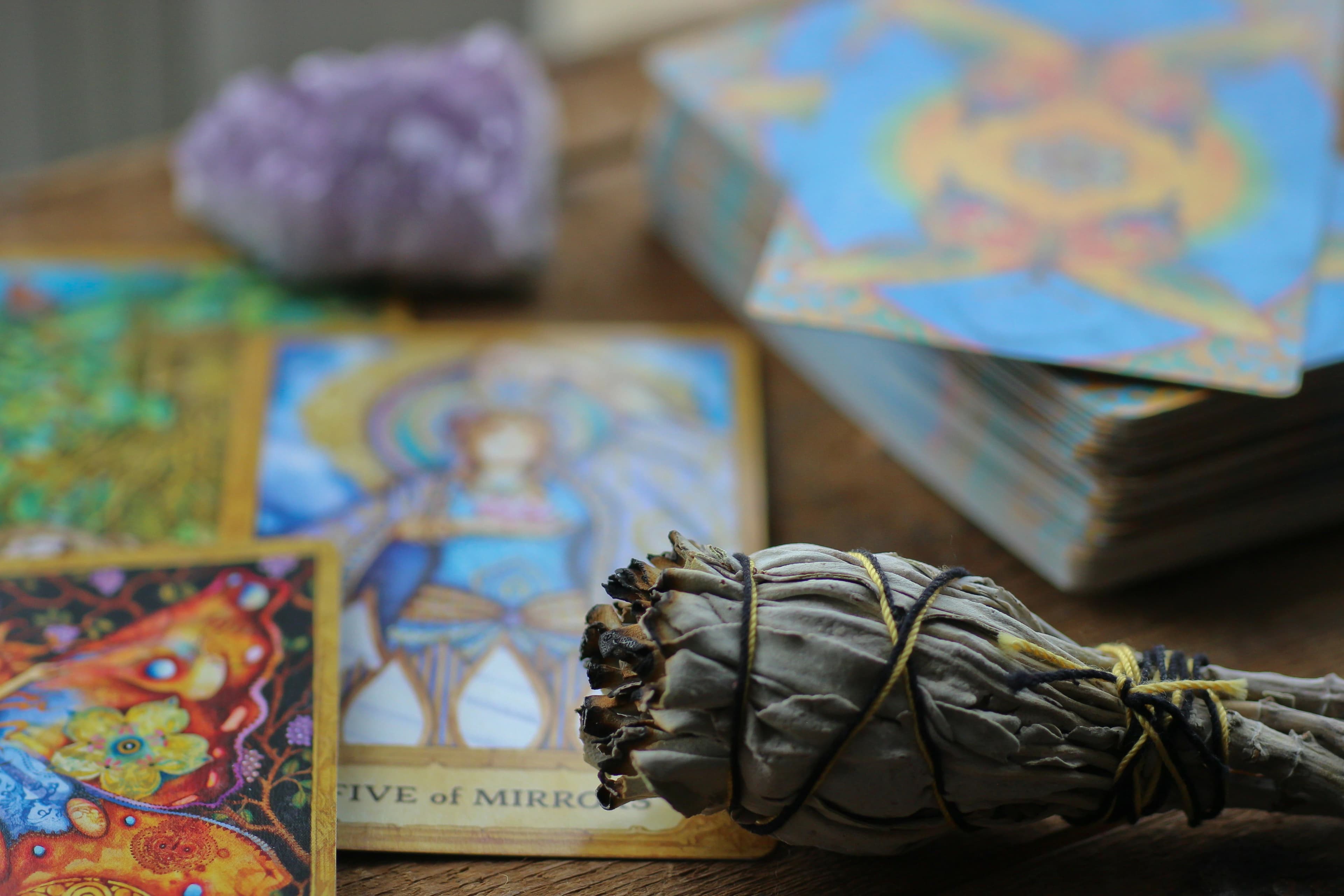 Cómo el Tarot Egipcio Puede Mejora tu Vida Amorosa