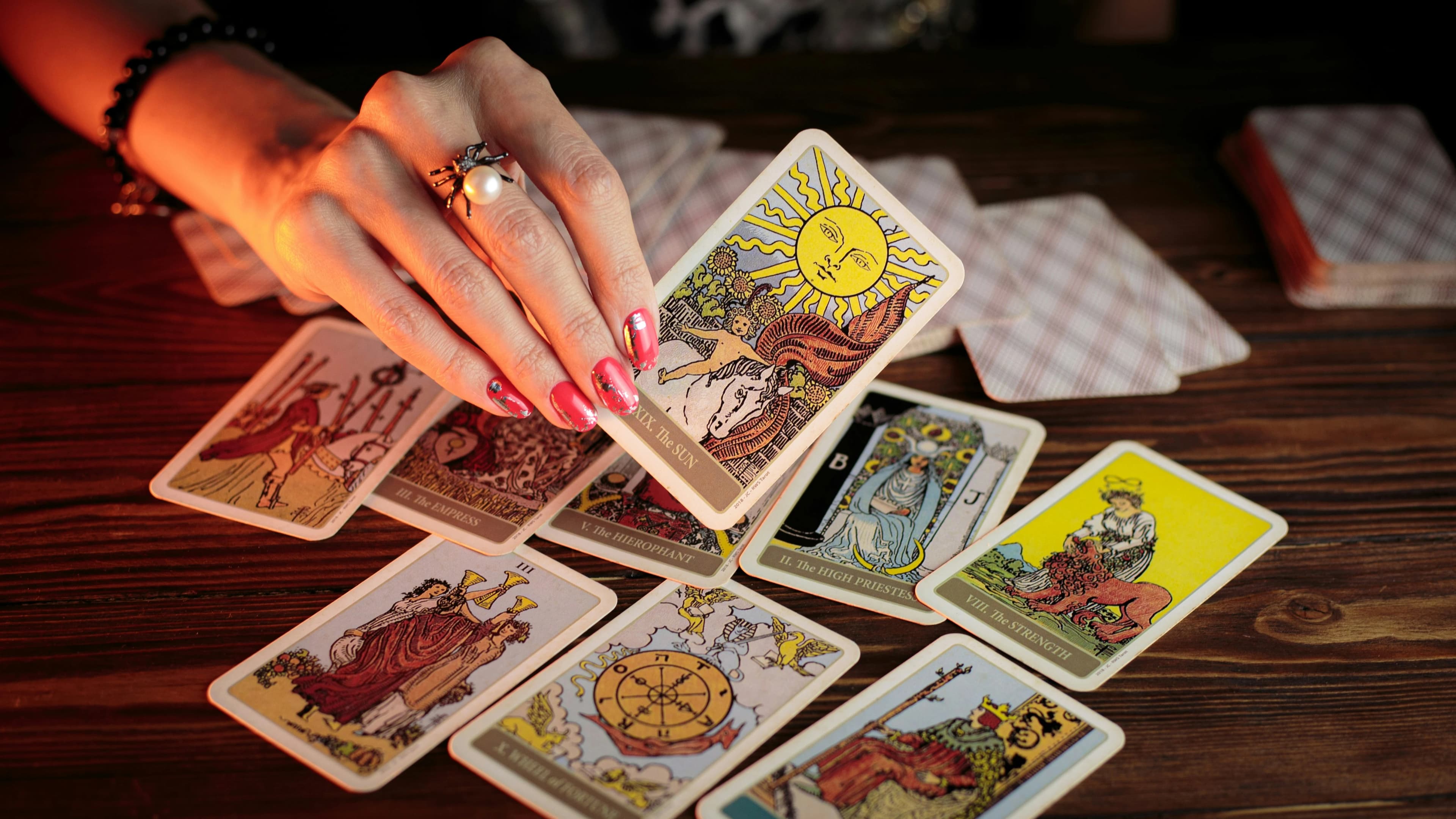 Evolución del Tarot Egipcio a lo Largo del Tiempo